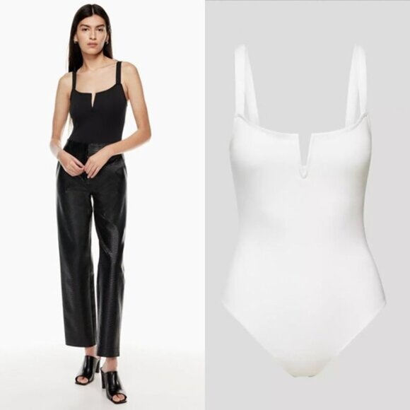 Aritzia Babaton WHITE lowercase v-neck notch bodysuit size XSmall - Picture 9 of 9